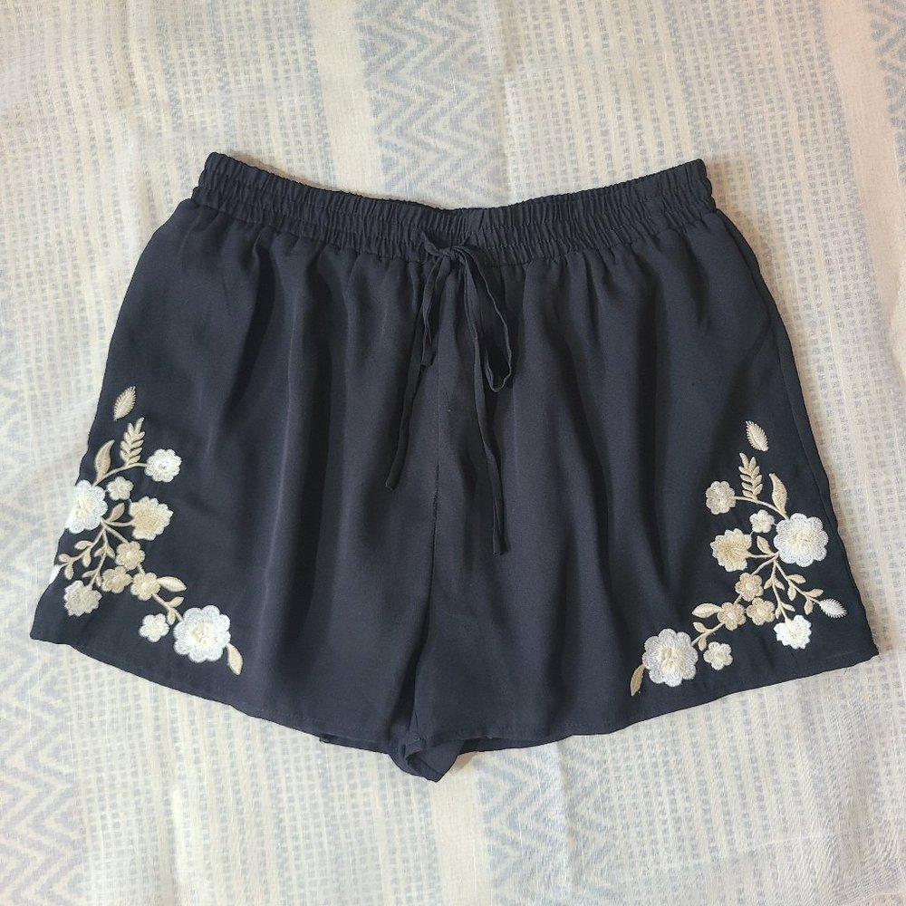 TCEC Black Embroidered Linen Shorts